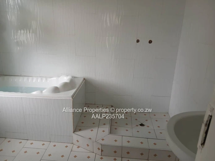 Development Potential: Executive 5-Bed Double Storey on 4200sqm in  Old Marlborough (Deed)