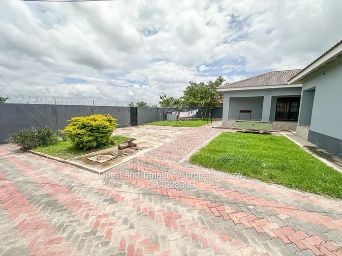  4-bedroom house in Rockview, Harare East For Sale 