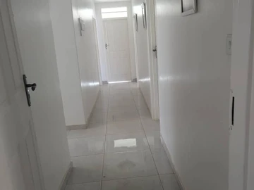 2 Bedroom Flat & Apartment