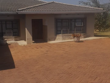 Stunning 5-bedroom House will Lovely Views!!!