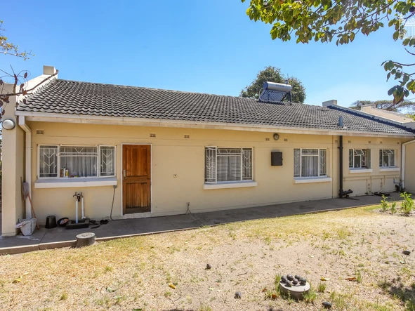 3 Bedroom Garden Flat