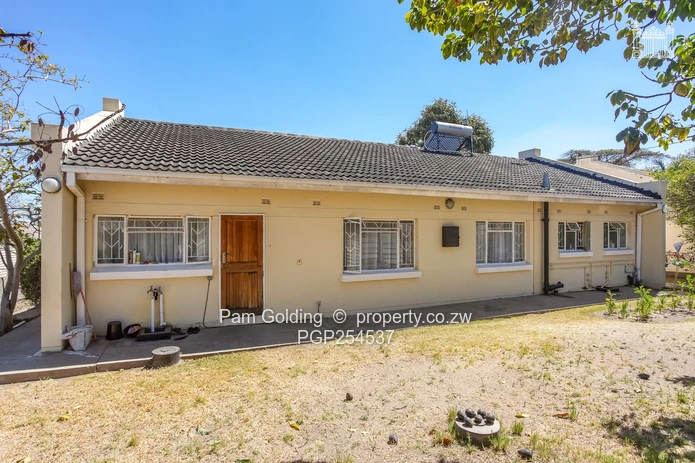 3 Bedroom Villa on Coronation Avenue