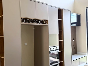 4 Bedroom Flat & Apartment