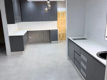 6 Bedroom House
