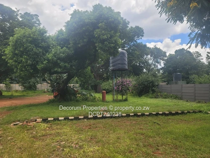 Pomona 4-Bed on 4,055m² — Pool, Borehole & Garage