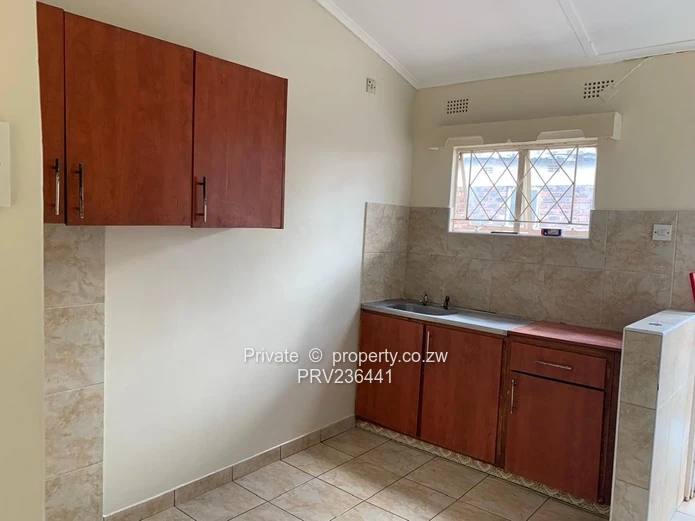 Beautiful and neat 2bed flat in Mufakose , Mukonono Rd. All floors are tiled .