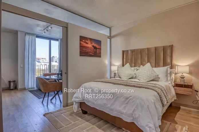 Modern, Stylish1 Bed Apartment in Rosebank (Sole Mandate)