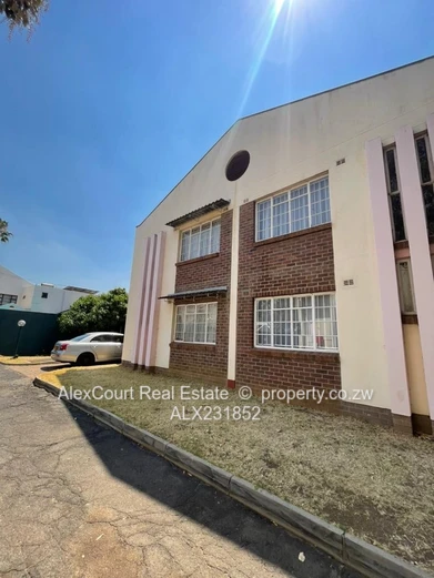 Well-Kept Townhouse Flat in Mt Pleasant