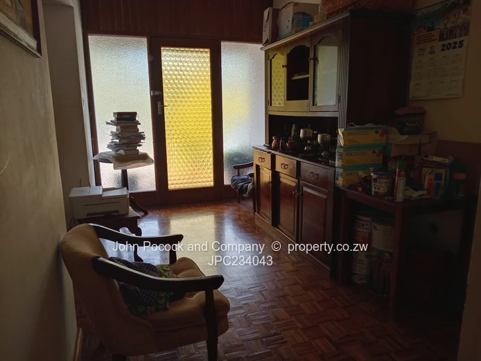 A  3-bedroom home with alot of potential in Morningside