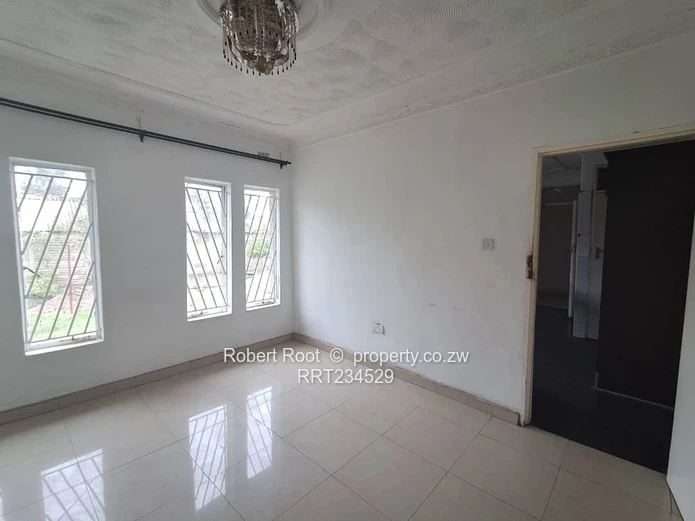 4 bed family home in Parktown