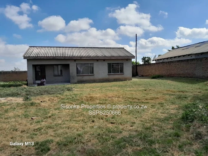 2 bedroomed cottage on a spacious 2,000m² stand