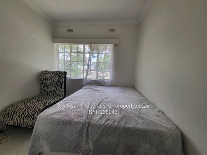 Avenues Garden Flat For Sale