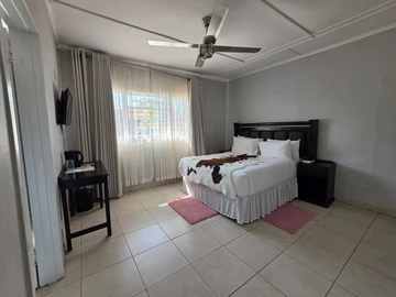 7 Bedroom House