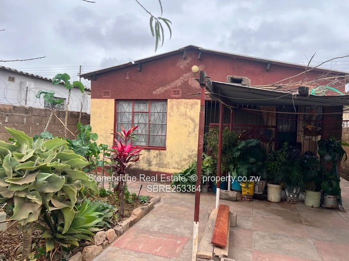 4 Bedroom House in Cowdray Park For Sale