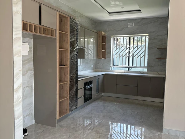 3 Bedroom Flat & Apartment