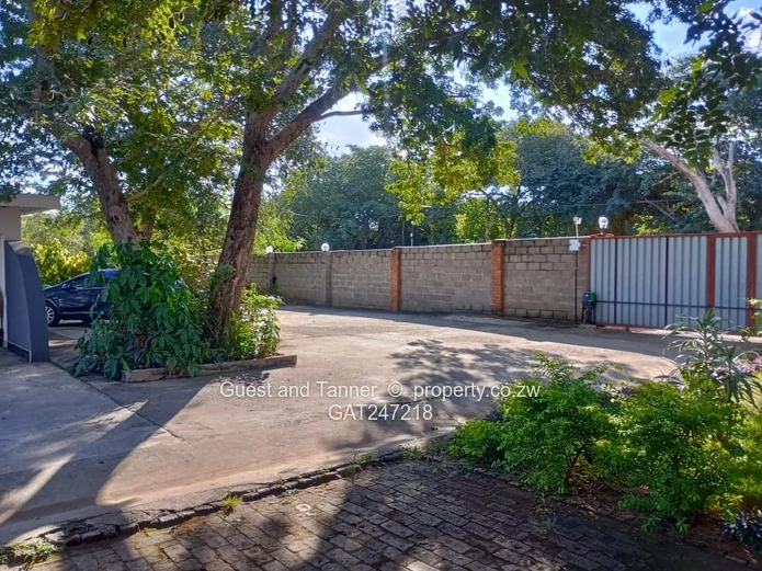 Vic Falls Self Catering Cluster Apartments with Title Deed