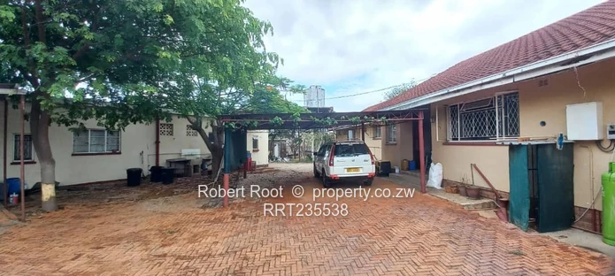  Spacious Family Home with Cottage, Pool & Borehole!