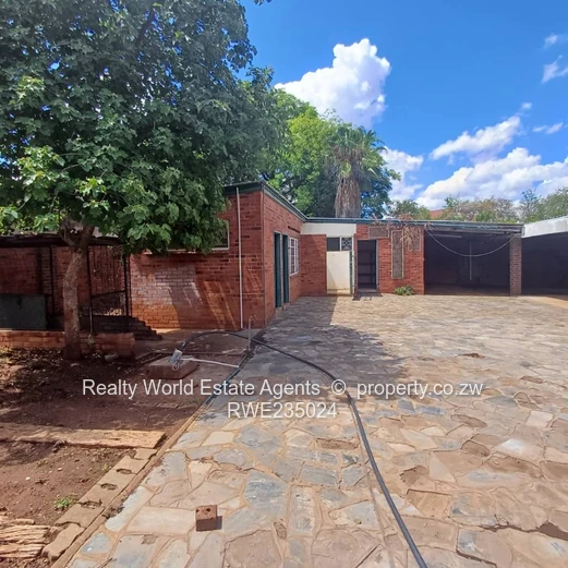 Three Bedroomed Property To Rent-Suitable for Commercial Use