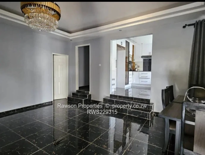 Mandara 6 beds House for Sale