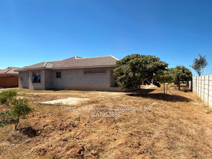 Spacious 4-Bedroom Family Home in Rockview — Finish to Your Taste
