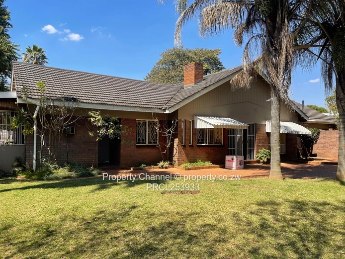 4 bed house with lots of Investments opportunities 
