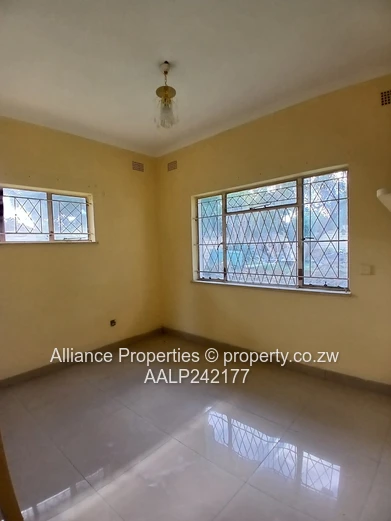 2x Modern 3-Bedroom House for Rent – Hillside