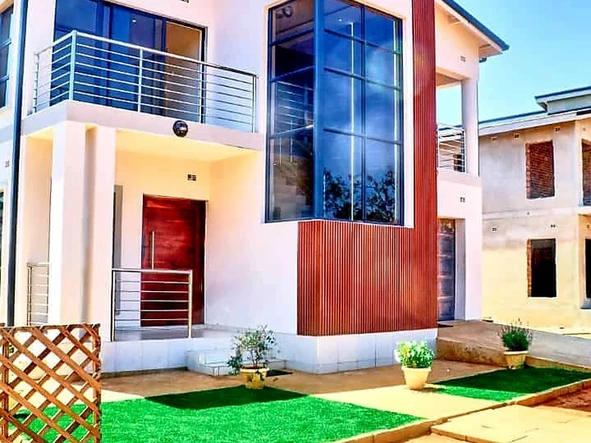 4 Bedroom Garden Flat