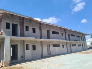 2 Bedroom Flat & Apartment