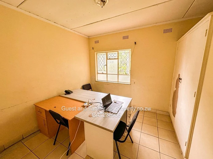 Commercial Property For Rent In Highlands  (Sole Mandate)