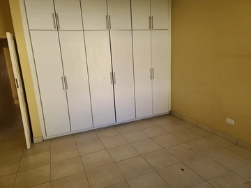3 Bedroom Flat & Apartment