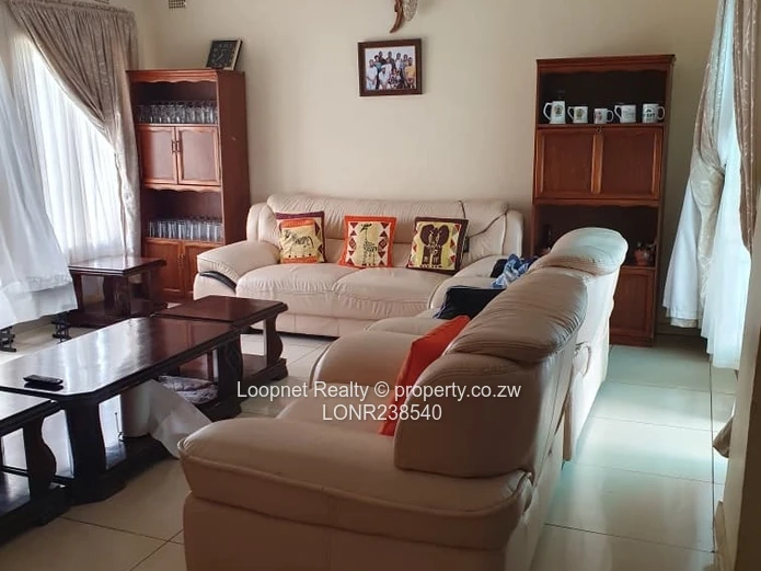 Bluff Hill 3-Bed Home with Borehole & Large Garden (Sole Mandate)