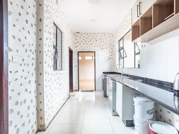 4 Bedroom House