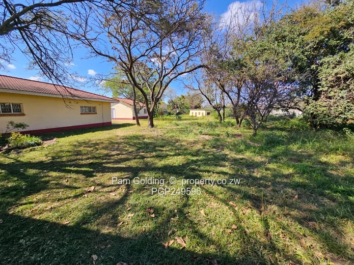 Expansive 4 Bedroom Family Home On 2 Acres