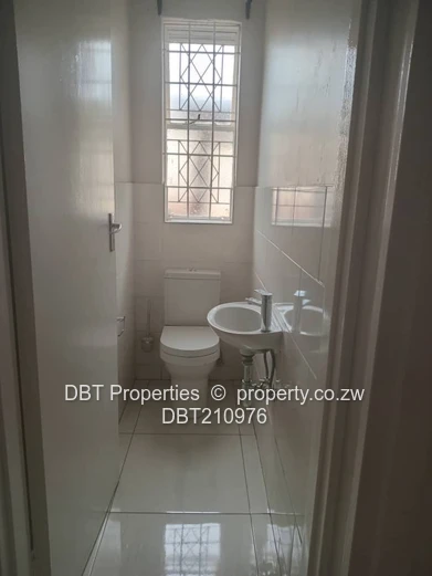 Flat available in Hillside