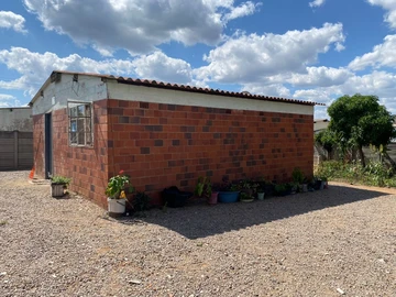 2 bedroomed house in Mpopoma
