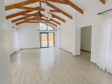 4 Bedroom Garden Flat