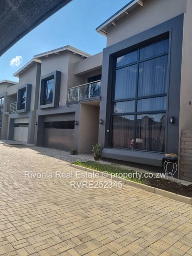 Luxury 5-Bed Highlands Apartment with Double Garage & Borehole