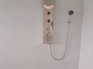 4 Bedroom Flat & Apartment