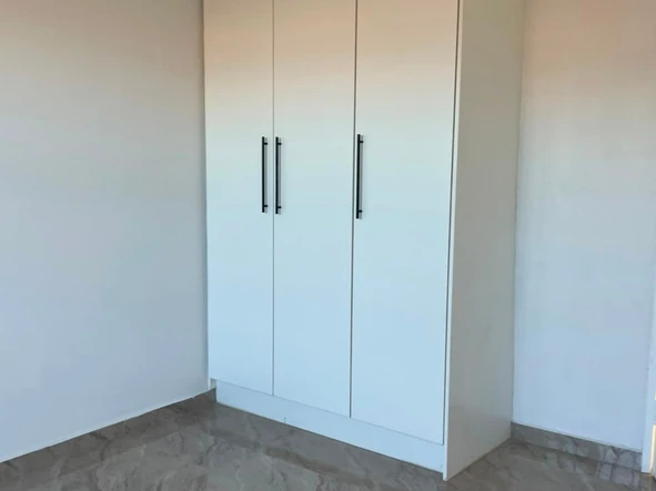 3 Bedroom Flat & Apartment
