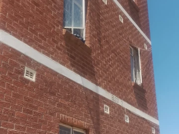 2 Bedroom Flat & Apartment