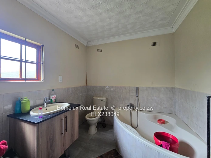 Elegant 4-Bedroom Family Home in Norton Knowe