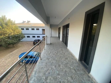 3 Bedroom Flat & Apartment