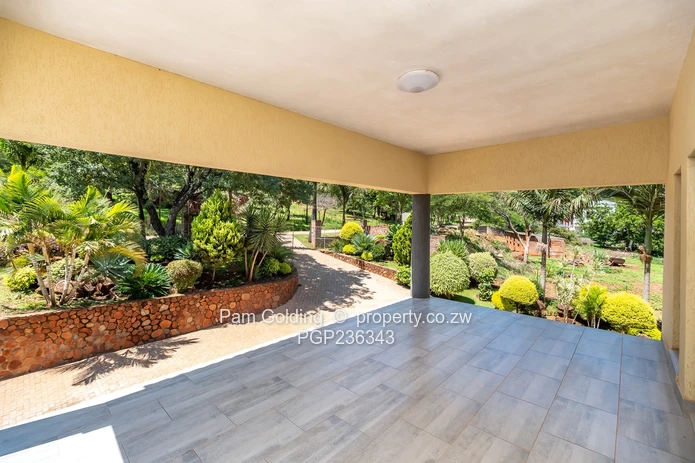 6 Bedroom Double Storey With a Prolific Borehole