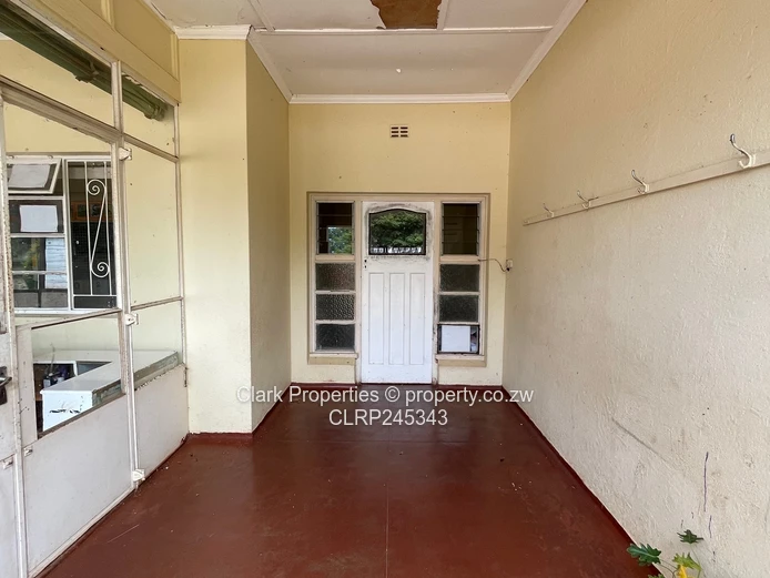 Excellent Location - offices, school, home