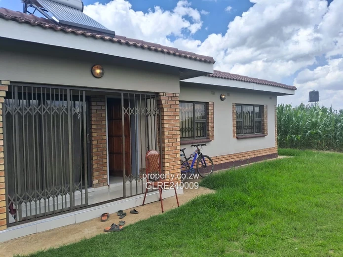 SPACIOUS-3 beds standalone cottage in Westgate 