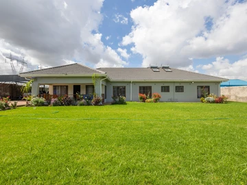 For Sale, 5 Bedroom Home In Ridgeview