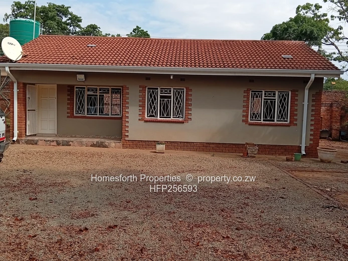 Helensvale cottage to let  (Sole Mandate)