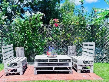 2 Bedroom Flat & Apartment