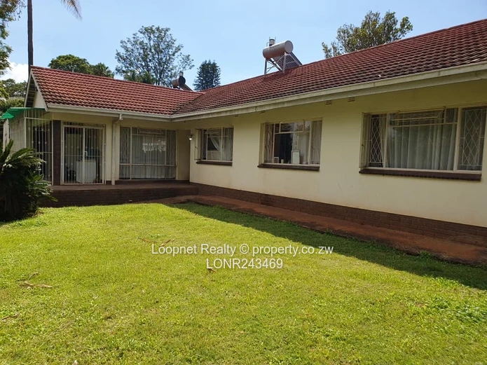 Spacious Greystone Park 4-Bed with Borehole