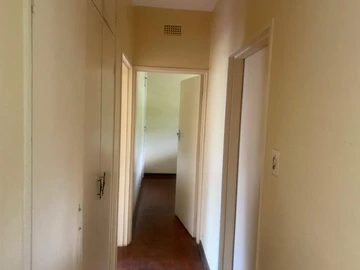 2 Bedroom Flat & Apartment